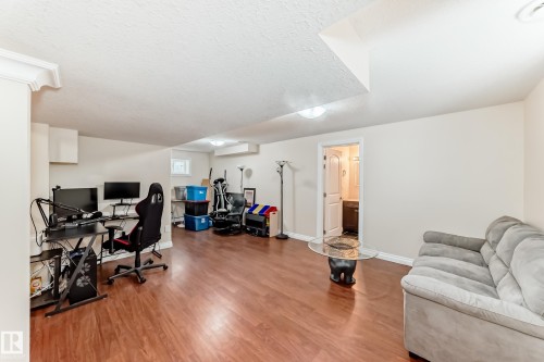 6003 48 Avenue, Beaumont, AB - Indoor