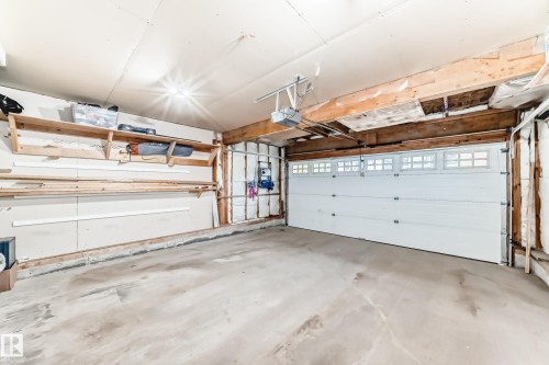6003 48 Avenue, Beaumont, AB - Indoor Photo Showing Garage