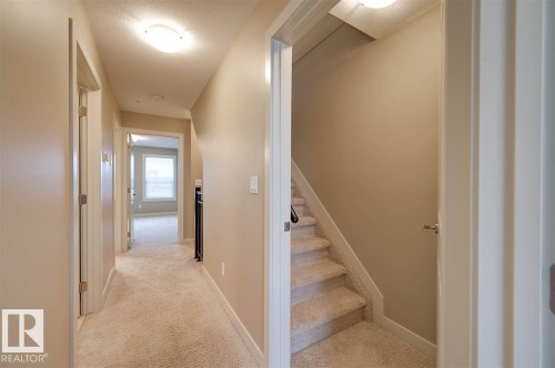1647 Cunningham Way, Edmonton, AB - Indoor Photo Showing Other Room