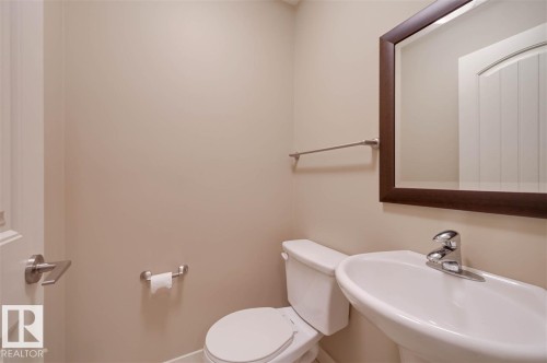 1647 Cunningham Way, Edmonton, AB - Indoor Photo Showing Bathroom