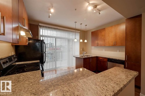 1647 Cunningham Way, Edmonton, AB - Indoor Photo Showing Kitchen