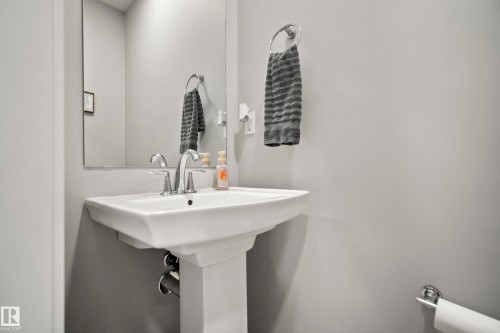 20 Roberts Close, Leduc, AB - Indoor Photo Showing Bathroom