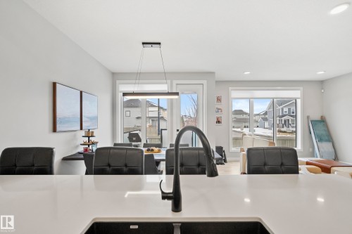 20 Roberts Close, Leduc, AB - Indoor Photo Showing Kitchen With Double Sink With Upgraded Kitchen