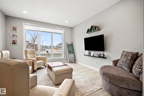20 Roberts Close, Leduc, AB - Indoor Photo Showing Living Room