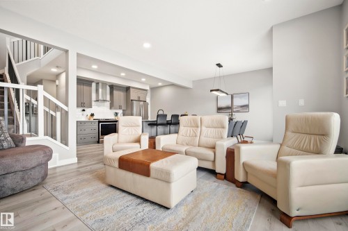 20 Roberts Close, Leduc, AB - Indoor Photo Showing Living Room
