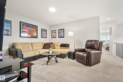 20 Roberts Close, Leduc, AB - Indoor Photo Showing Living Room