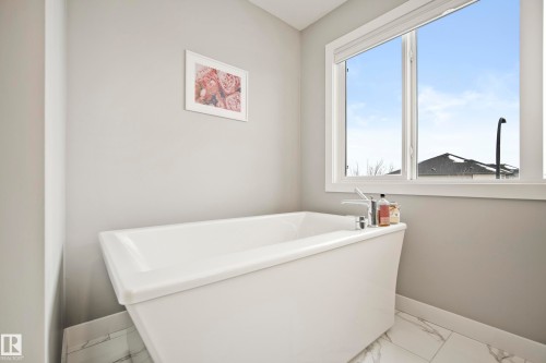 20 Roberts Close, Leduc, AB - Indoor Photo Showing Bathroom