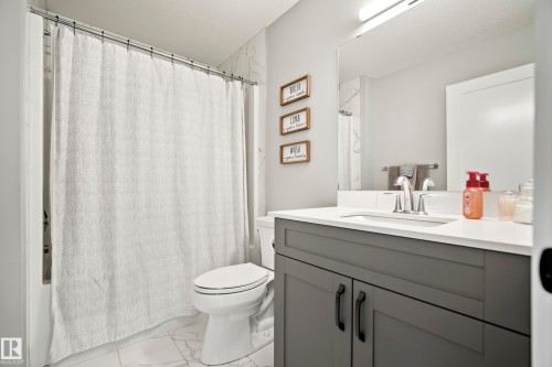 20 Roberts Close, Leduc, AB - Indoor Photo Showing Bathroom