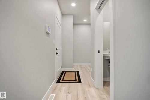 20 Roberts Close, Leduc, AB - Indoor Photo Showing Other Room