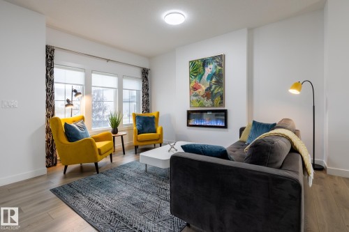 20818 15A Avenue, Edmonton, AB - Indoor Photo Showing Living Room