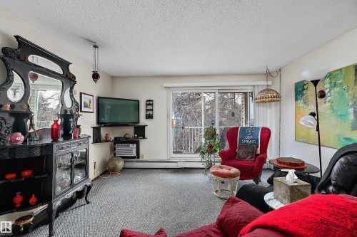 401 10335 118 Street, Edmonton, AB - Indoor Photo Showing Living Room