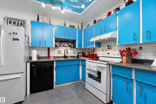 401 10335 118 Street, Edmonton, AB - Indoor Photo Showing Kitchen