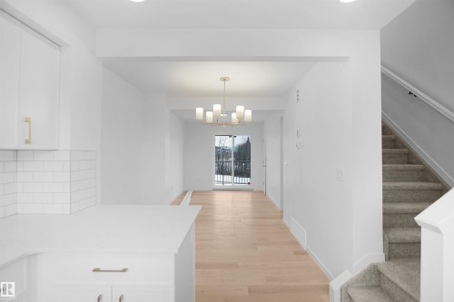 1429 9 Street, Edmonton, AB - Indoor Photo Showing Other Room