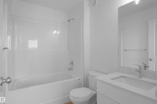 1429 9 Street, Edmonton, AB - Indoor Photo Showing Bathroom