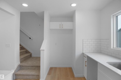 1429 9 Street, Edmonton, AB - Indoor