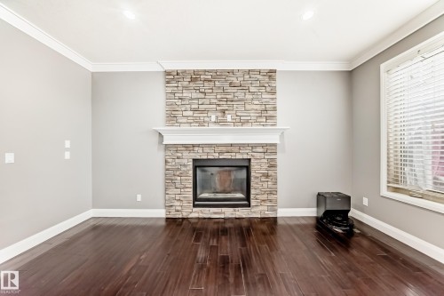 17931 78 Street, Edmonton, AB - Indoor Photo Showing Living Room With Fireplace