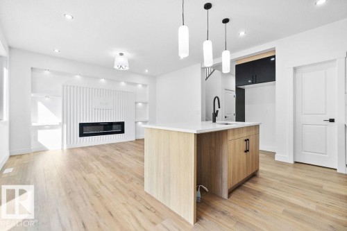 207 39 Avenue, Edmonton, AB - Indoor