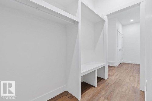 207 39 Avenue, Edmonton, AB - Indoor