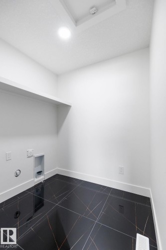 207 39 Avenue, Edmonton, AB - Indoor