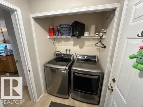 9806 179 Avenue, Edmonton, AB - Indoor Photo Showing Laundry Room