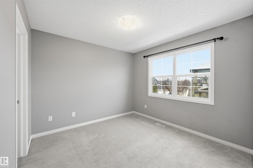 4033 Orchards Drive, Edmonton, AB - Indoor Photo Showing Other Room