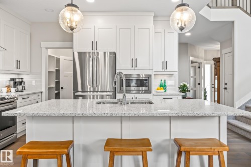 1759 Tanager Close, Edmonton, AB - Indoor Photo Showing Kitchen With Upgraded Kitchen