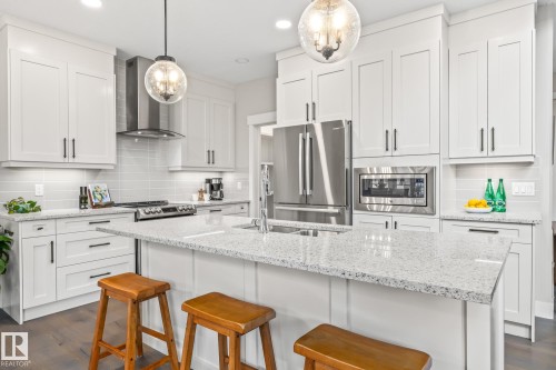 1759 Tanager Close, Edmonton, AB - Indoor Photo Showing Kitchen With Double Sink With Upgraded Kitchen