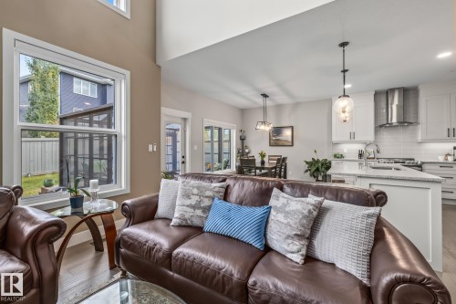 1759 Tanager Close, Edmonton, AB - Indoor Photo Showing Living Room