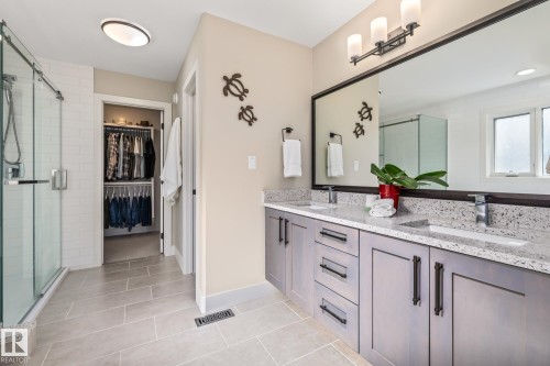 1759 Tanager Close, Edmonton, AB - Indoor Photo Showing Bathroom
