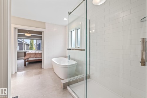 1759 Tanager Close, Edmonton, AB - Indoor Photo Showing Bathroom
