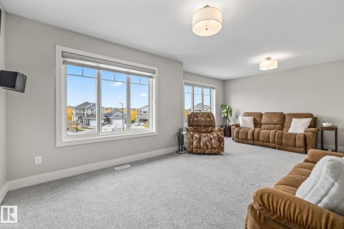 1759 Tanager Close, Edmonton, AB - Indoor Photo Showing Living Room