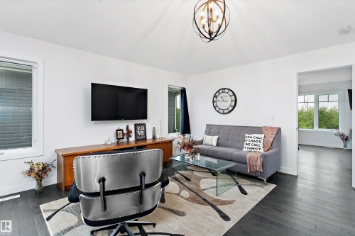 1756 Tanager Close, Edmonton, AB - Indoor Photo Showing Living Room