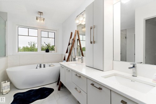 1756 Tanager Close, Edmonton, AB - Indoor Photo Showing Bathroom