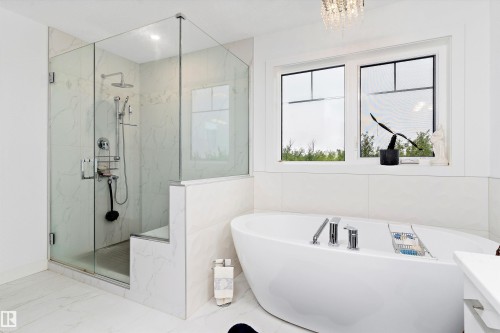 1756 Tanager Close, Edmonton, AB - Indoor Photo Showing Bathroom