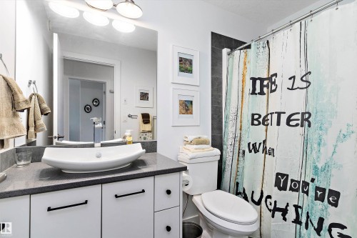 1756 Tanager Close, Edmonton, AB - Indoor Photo Showing Bathroom