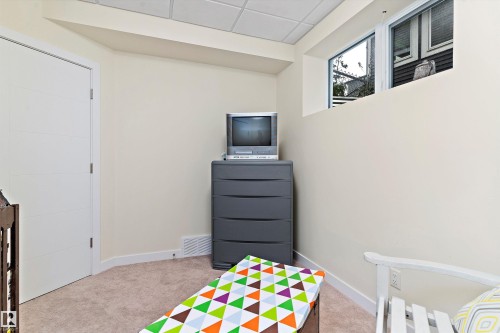 1756 Tanager Close, Edmonton, AB - Indoor