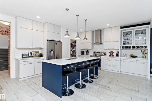 1756 Tanager Close, Edmonton, AB - Indoor Photo Showing Kitchen With Upgraded Kitchen