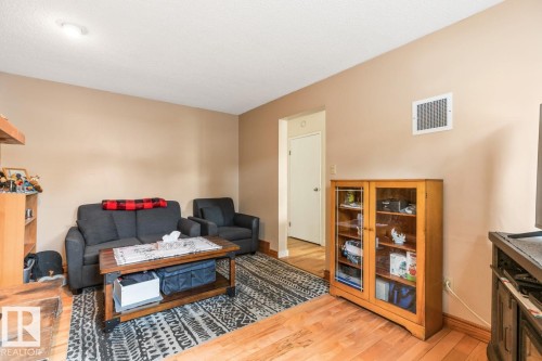 3959 55 Street, Edmonton, AB - Indoor