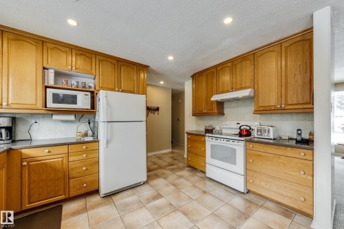 51 Glenmore Crescent, St. Albert, AB - Indoor Photo Showing Kitchen