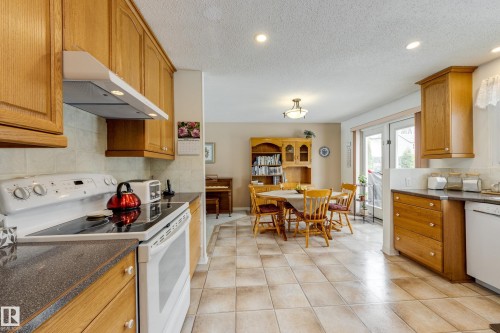 51 Glenmore Crescent, St. Albert, AB - Indoor Photo Showing Kitchen