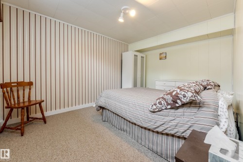 51 Glenmore Crescent, St. Albert, AB - Indoor Photo Showing Bedroom
