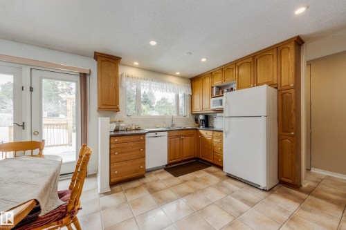 51 Glenmore Crescent, St. Albert, AB - Indoor Photo Showing Kitchen