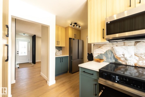 16131 109A Avenue, Edmonton, AB - Indoor Photo Showing Kitchen