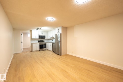 16131 109A Avenue, Edmonton, AB - Indoor Photo Showing Kitchen