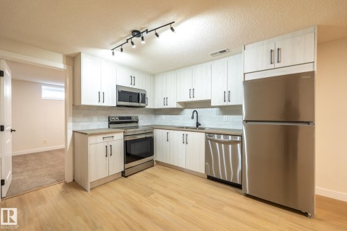 16131 109A Avenue, Edmonton, AB - Indoor Photo Showing Kitchen