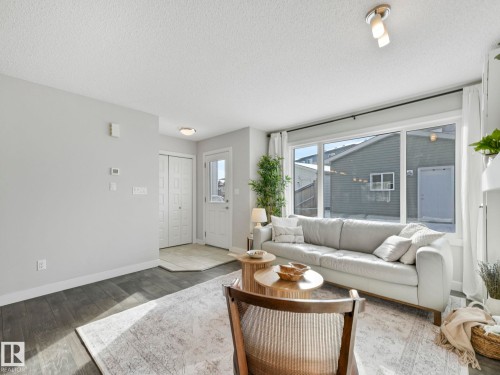 2604 Coughlan Road, Edmonton, AB - Indoor Photo Showing Living Room