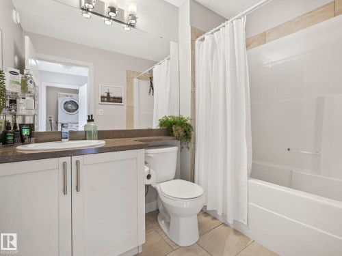 2604 Coughlan Road, Edmonton, AB - Indoor Photo Showing Bathroom