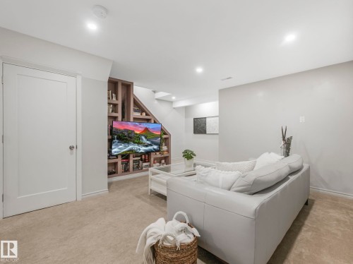 2604 Coughlan Road, Edmonton, AB - Indoor