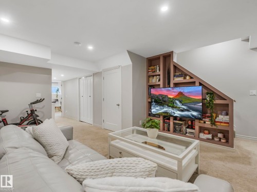 2604 Coughlan Road, Edmonton, AB - Indoor