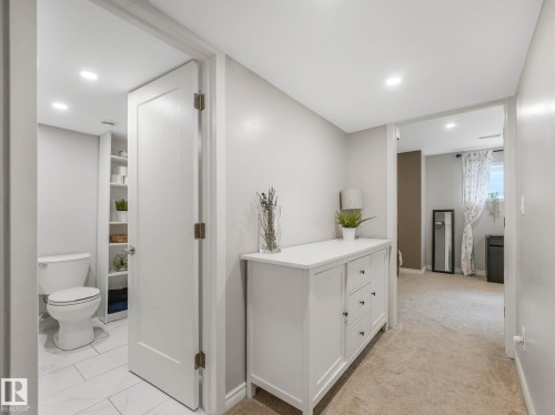 2604 Coughlan Road, Edmonton, AB - Indoor Photo Showing Bathroom